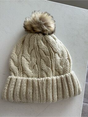 Barnes & Noble Cream Knit Beanie with Plush Lining